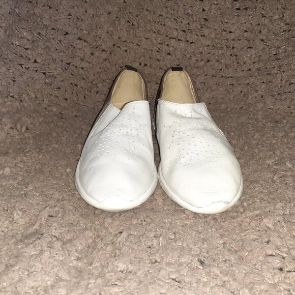 FLY LONDON-Ivory Perforated Leather/Gold Patent-Flats-Size 37-Excellent - Picture 3 of 7